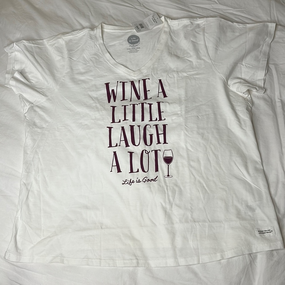 Life is good women’s wine tee v neck xxxL NWT